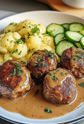 in Creamy Shrimp Alfredo Pasta